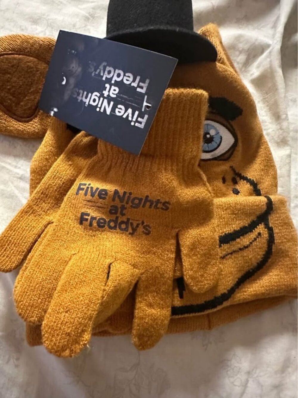 Five Nights at Freddy's Cuffed Beanie w/ mitts - Fazbear - Youth One Size